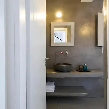 Echinousa Maisonette No4 * Kímolos